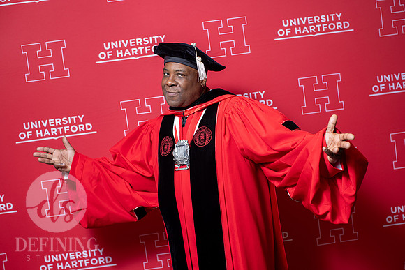 UHart_Commencement_UG-057