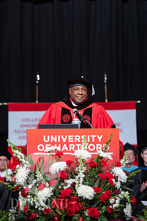 UHart_Commencement_UG-137