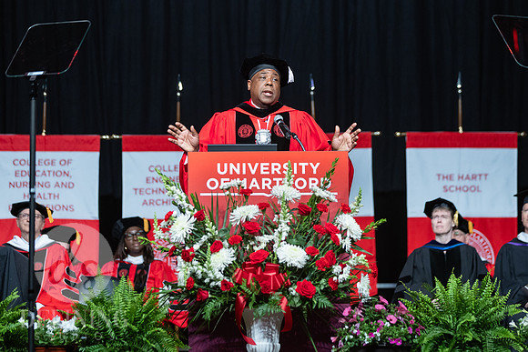 UHart_Commencement_GD-220