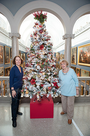 Womans_Committee_Tree_Decorationg_85