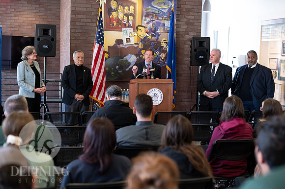 Press_Conference_025