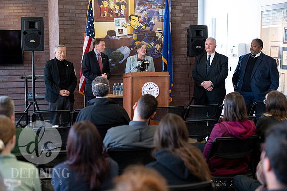 Press_Conference_043