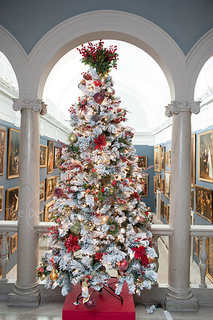 Womans_Committee_Tree_Decorationg_82