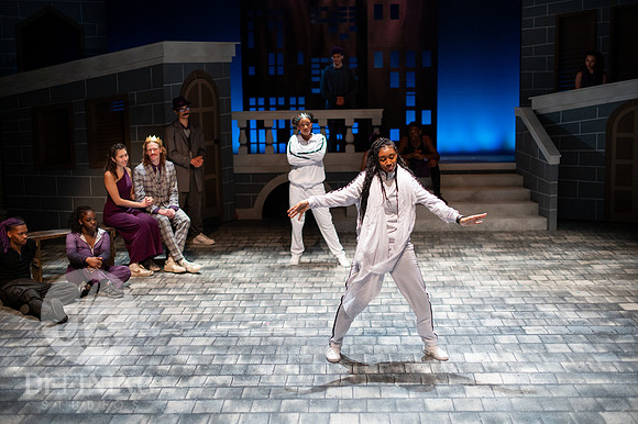 Breakdancing_Shakespeare_135