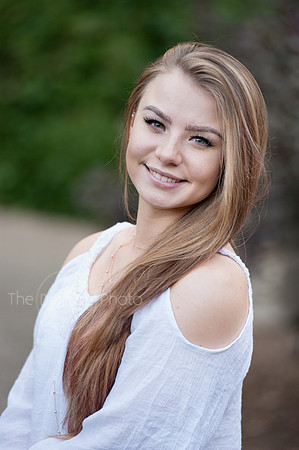 Amber_Pelletier_Senior_Portraits_06