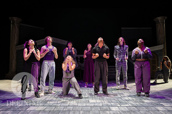 Breakdancing_Shakespeare_220