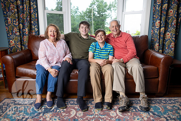 Holzer_Family_09