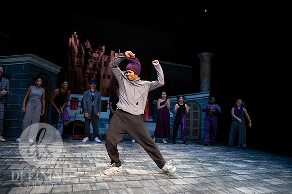 Breakdancing_Shakespeare_230