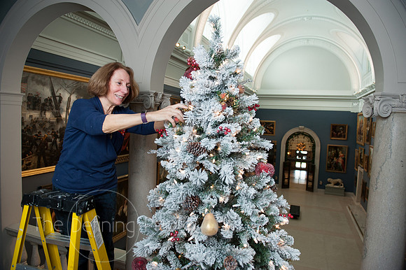 Womans_Committee_Tree_Decorationg_38