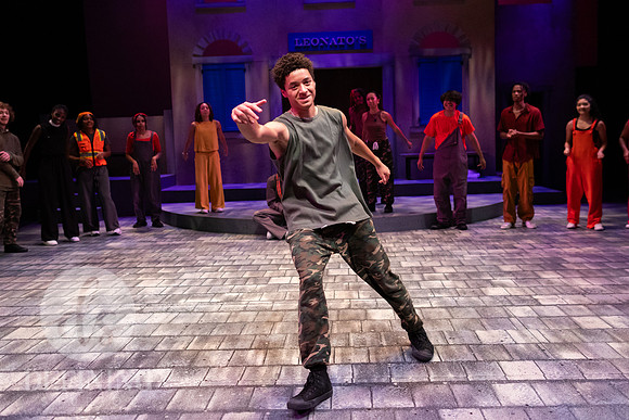 Breakdancing_Shakespeare-300