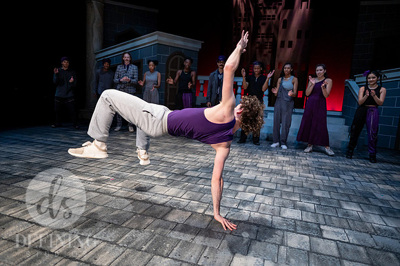 Breakdancing_Shakespeare_232