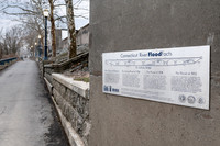 Riverfront_Floodmarkers_and_Monument_19