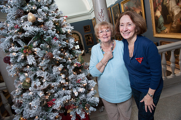Womans_Committee_Tree_Decorationg_40