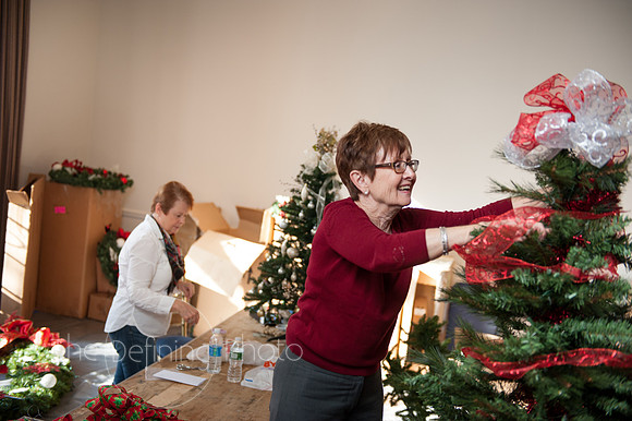 Womans_Committee_Tree_Decorationg_23