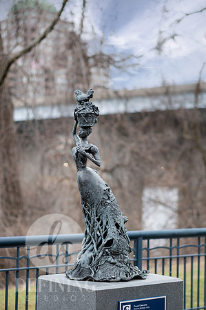 Riverfront_Floodmarkers_and_Monument_10