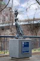 Riverfront_Floodmarkers_and_Monument_11